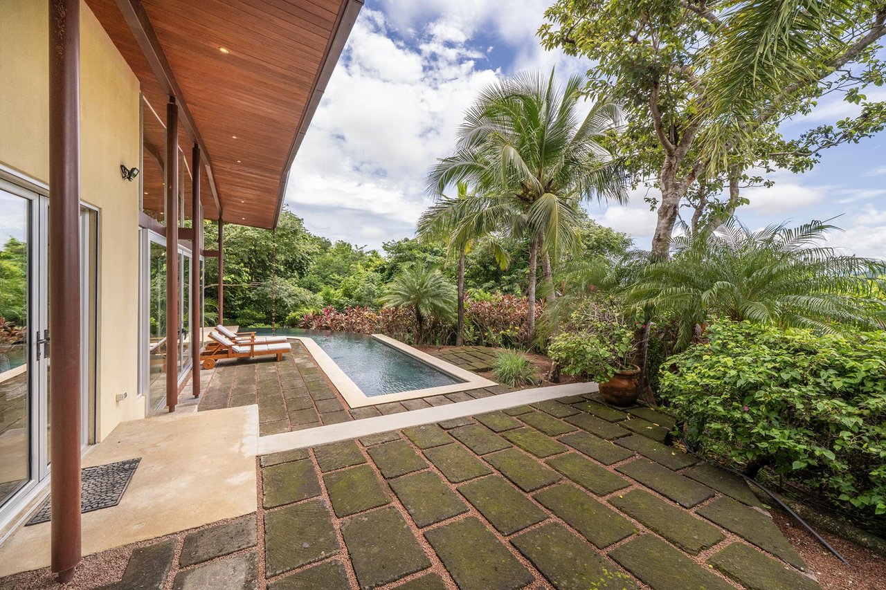 Casa Gracia | Luxury Jungle Retreat with Infinity Pool in Rancho Villareal, Tamarindo