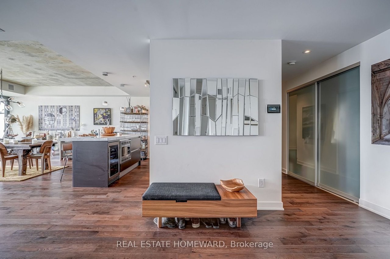 KING WEST LUXURY 