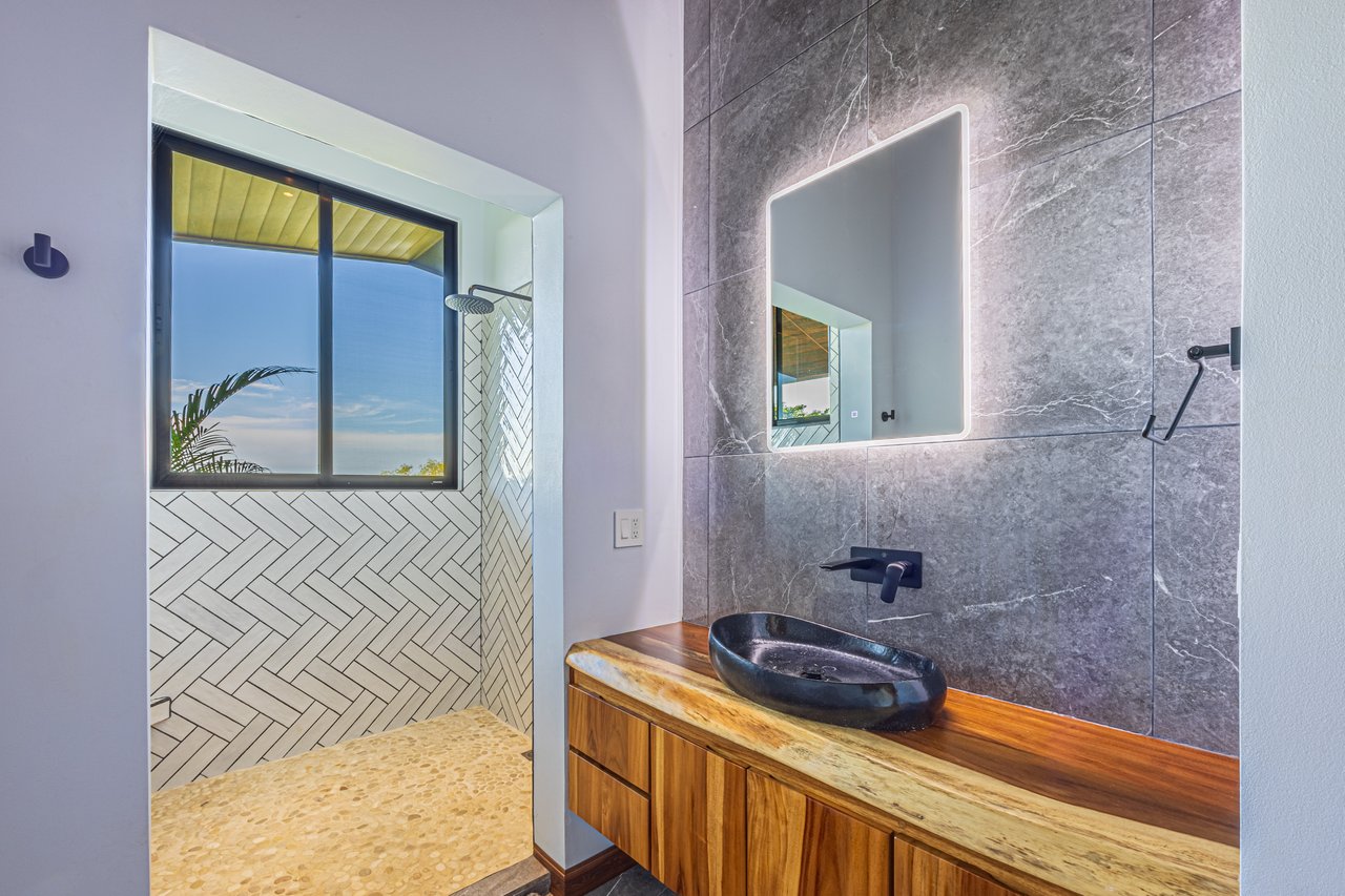 Beautiful Ocean View Casa Espiritu de la Jungla in Ojochal.  Accepting Bitcoin!
