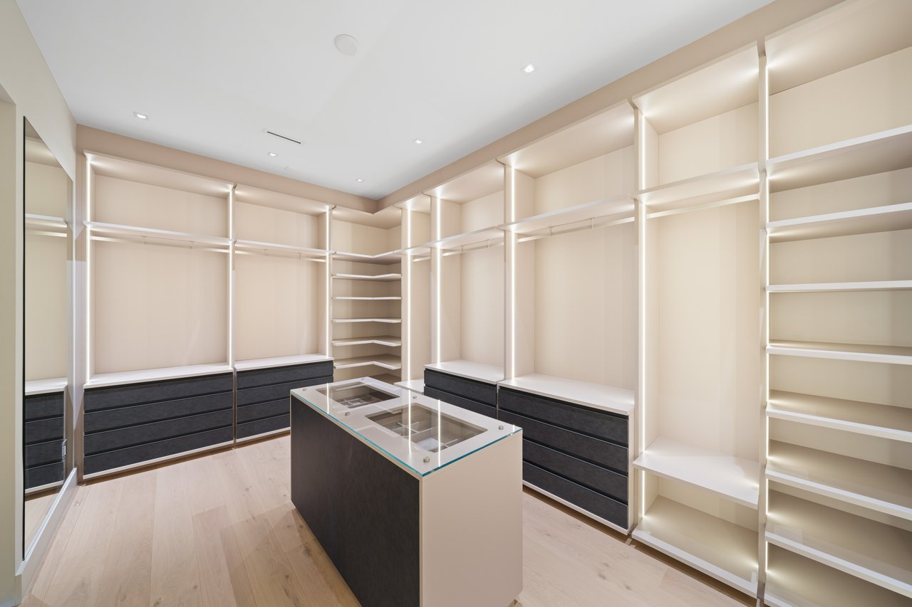 2950 NE 164th Street