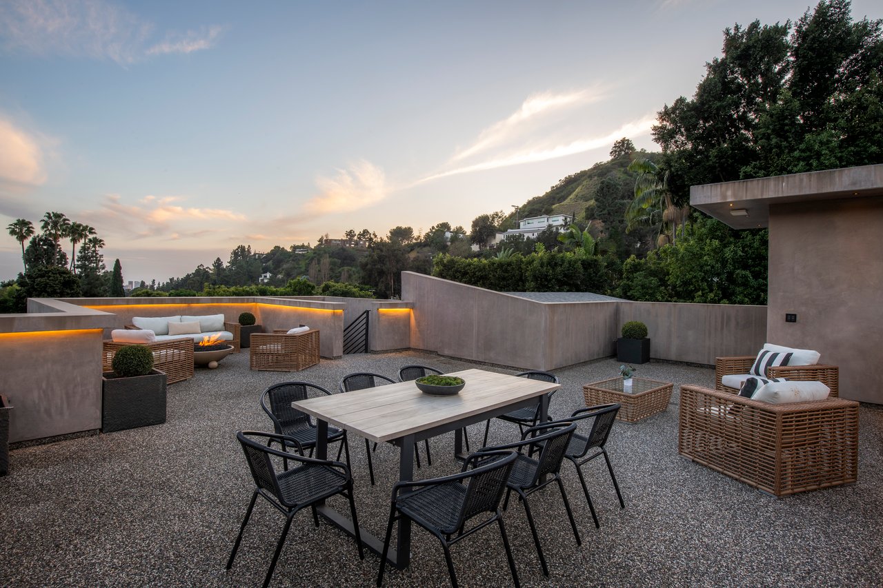 1845 Coldwater Canyon Dr