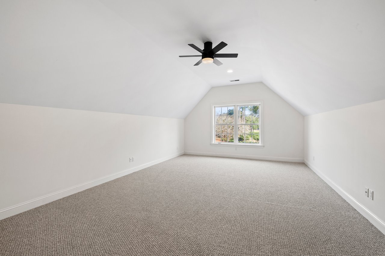 257 Farnsleigh Avenue