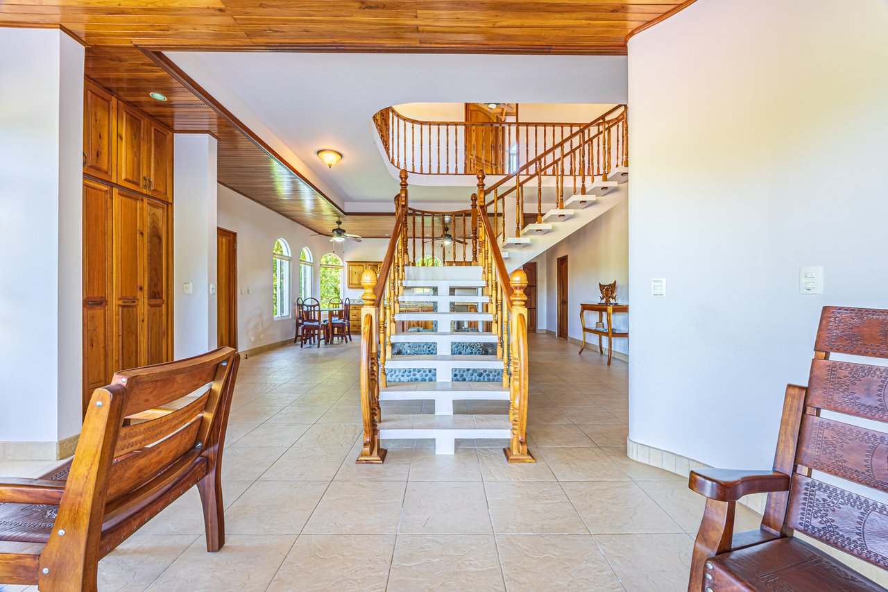 Elegant 3 Bedroom + Office Jungle Home in Puesta Del Sol, Ojochal
