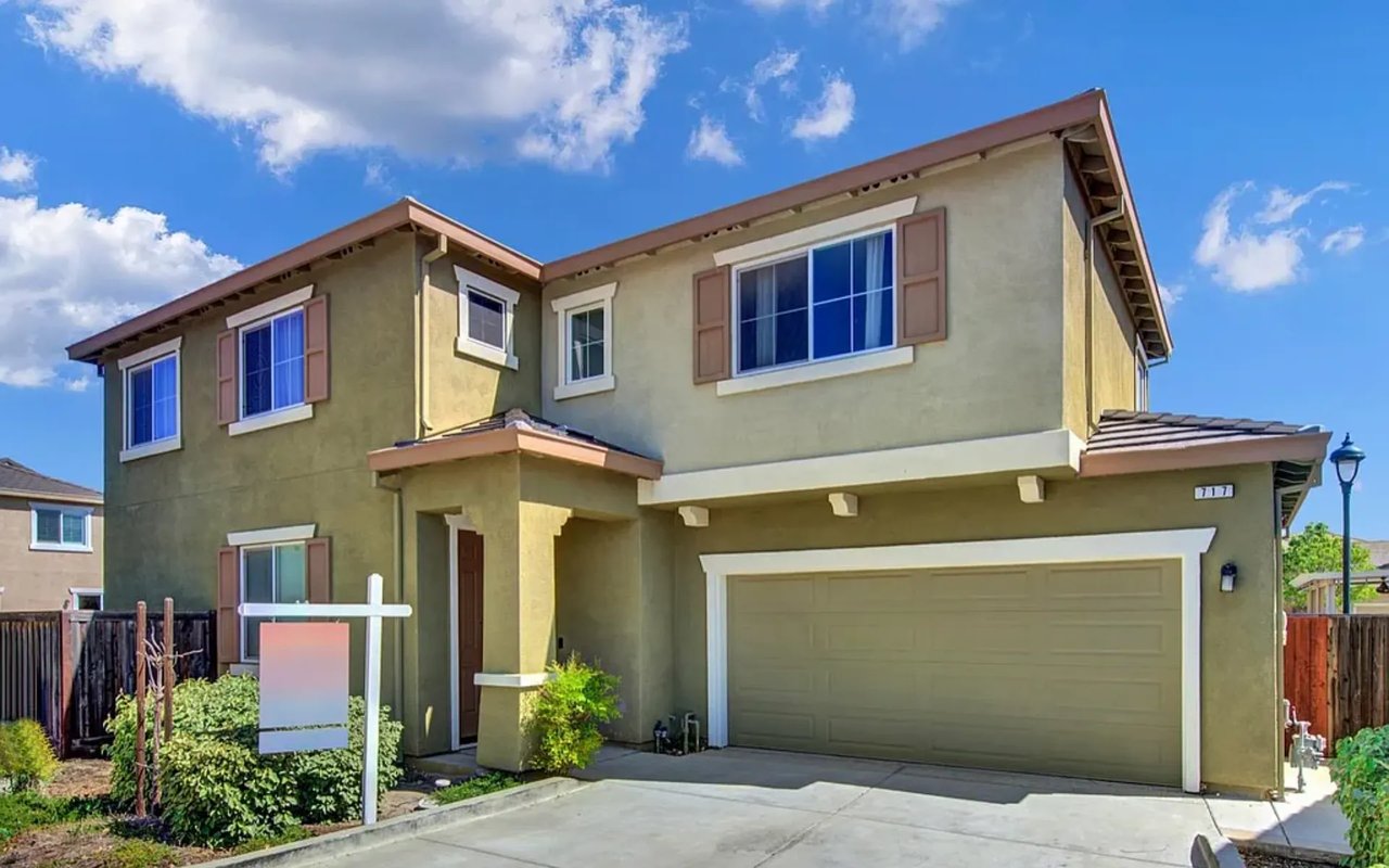 717 Del Mar Cir