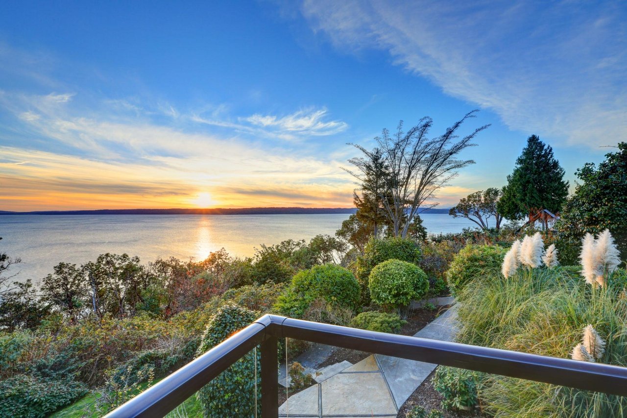🏡 Why Wealthy Buyers Often Hold Real Estate Longer Than Everyone Else