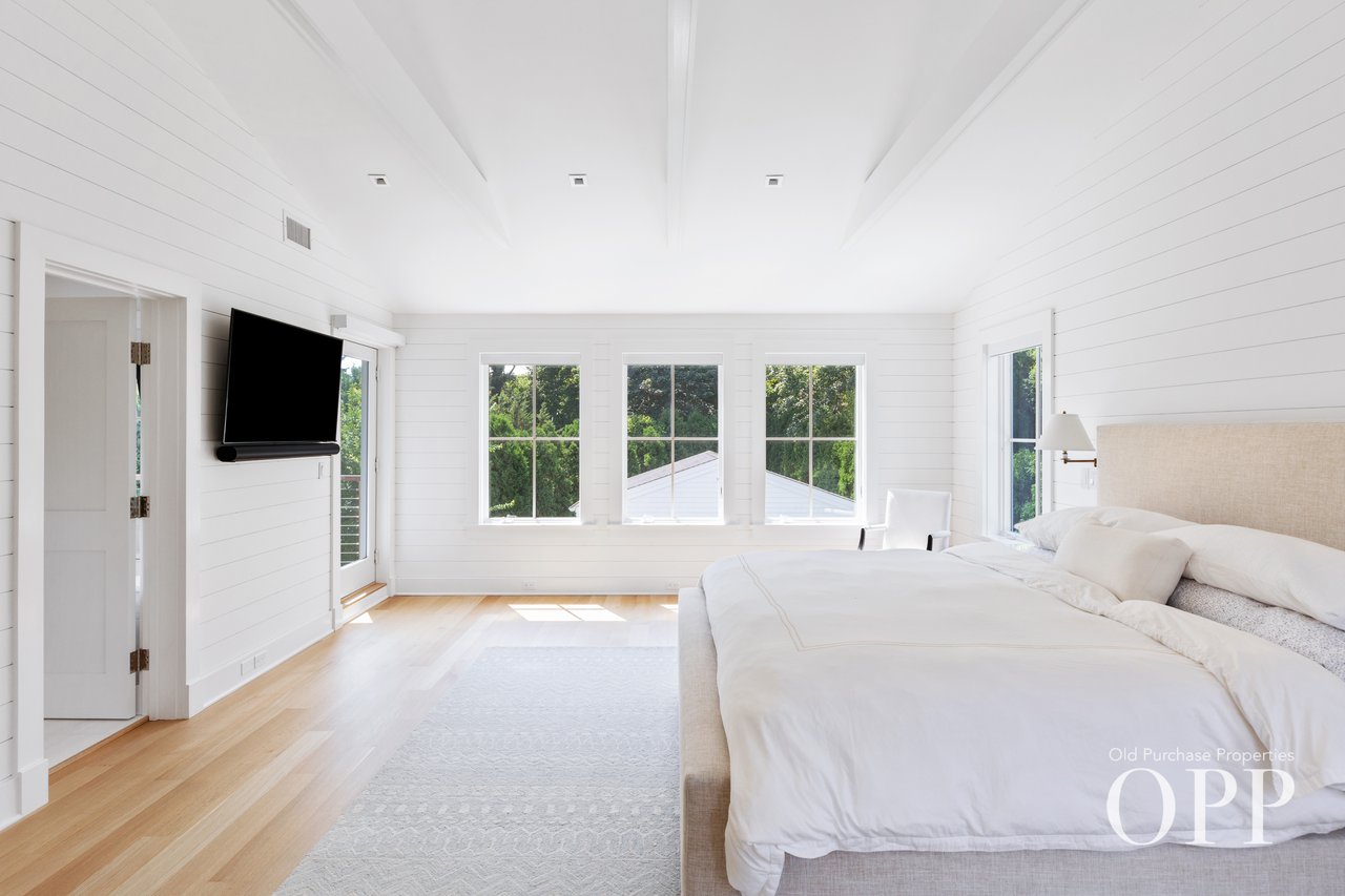 EFFORTLESS LUXURY AWAITS