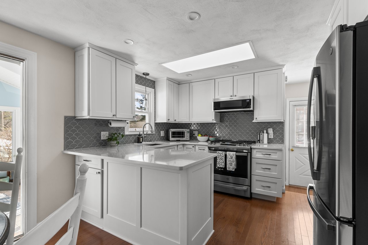 60 Knollwood Circle, North Kingstown, RI 02852