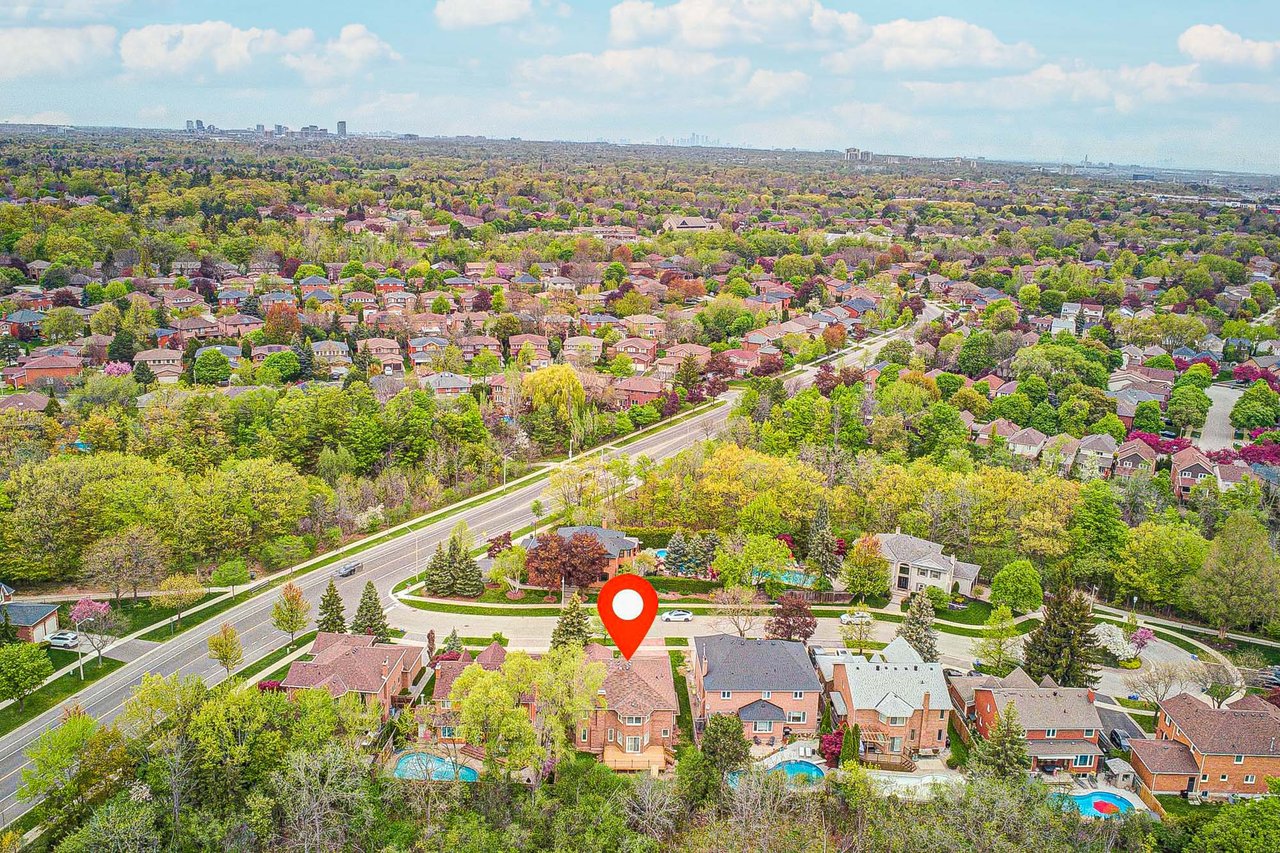 1126 Berkshire Crt