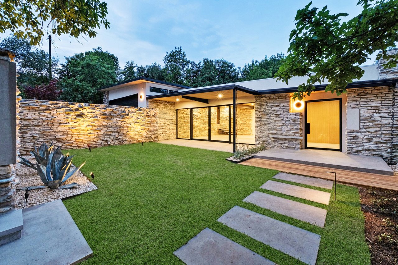 203 Wildcat Hollow and 100 Redbud Trail