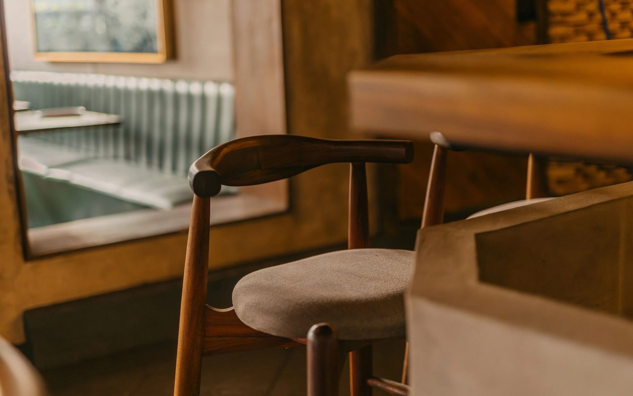 Deal of the Day – French Provincial Chairs