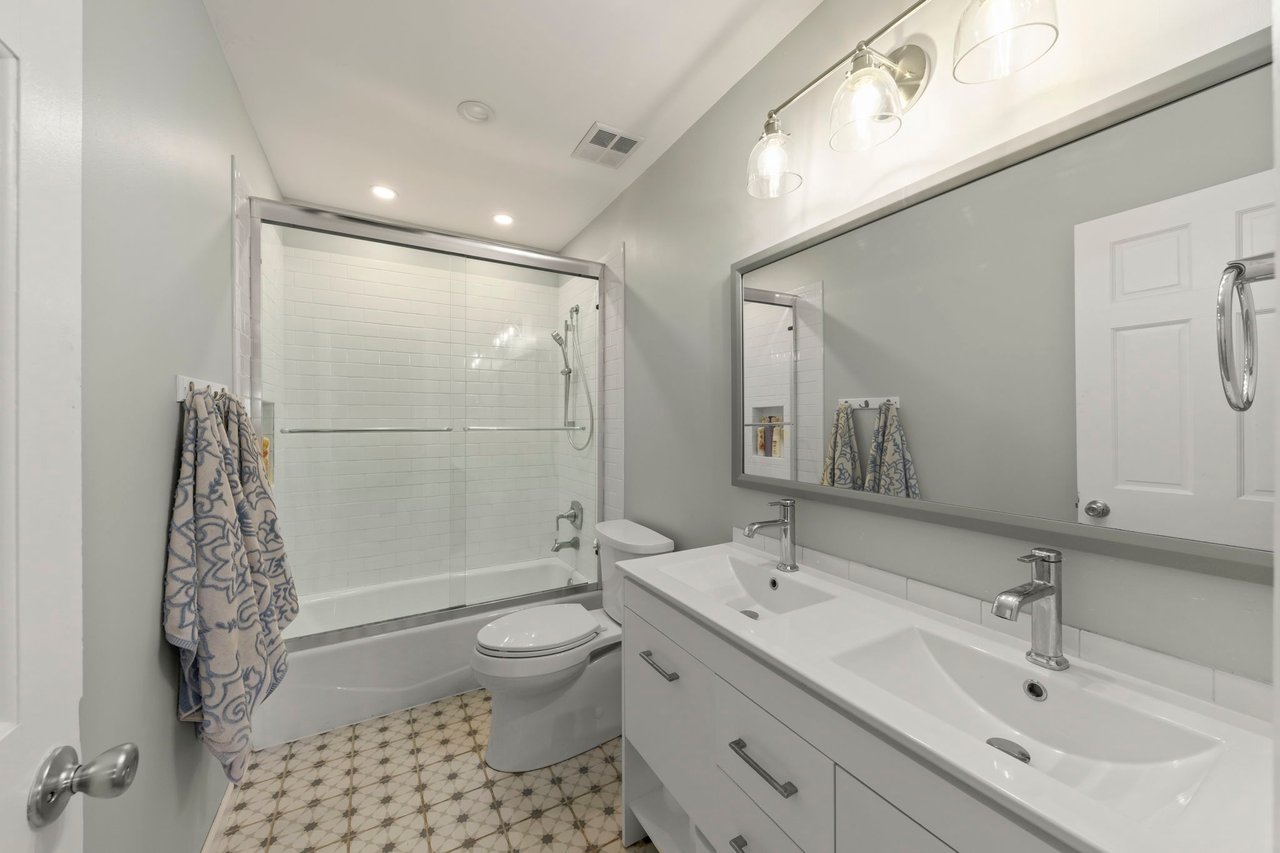 2240 Mecan Dr. Naperville