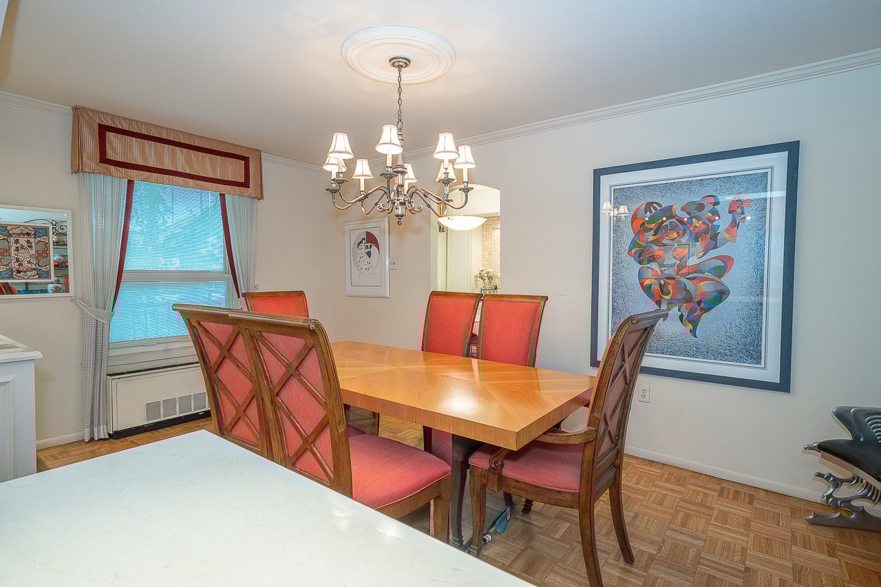 Price Improvement!!! Fab 3 bed 2.5 bath Main Line Condo