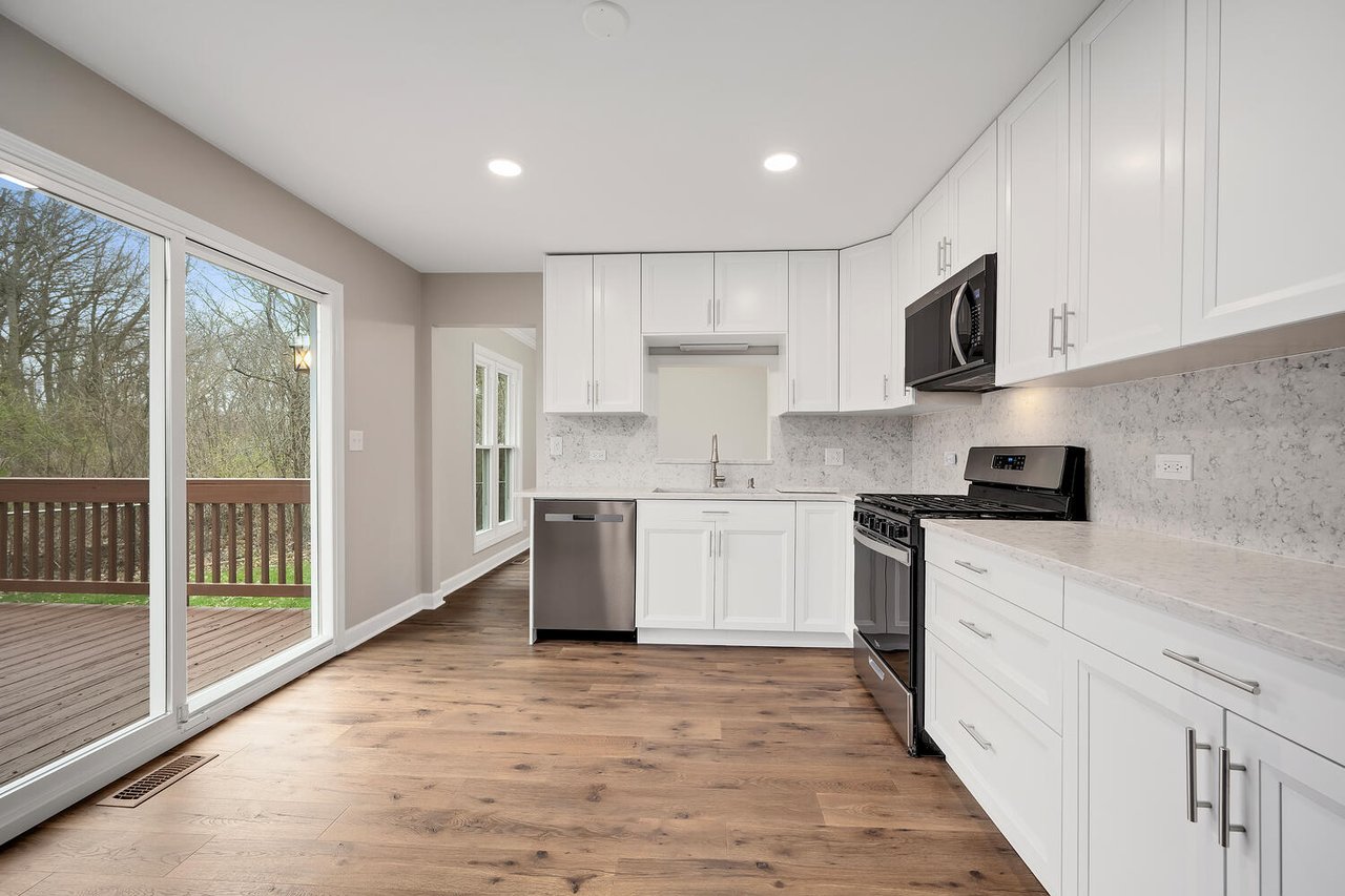 30W243 Wiant Rd, West Chicago – Fully Updated Home in Oak Meadows