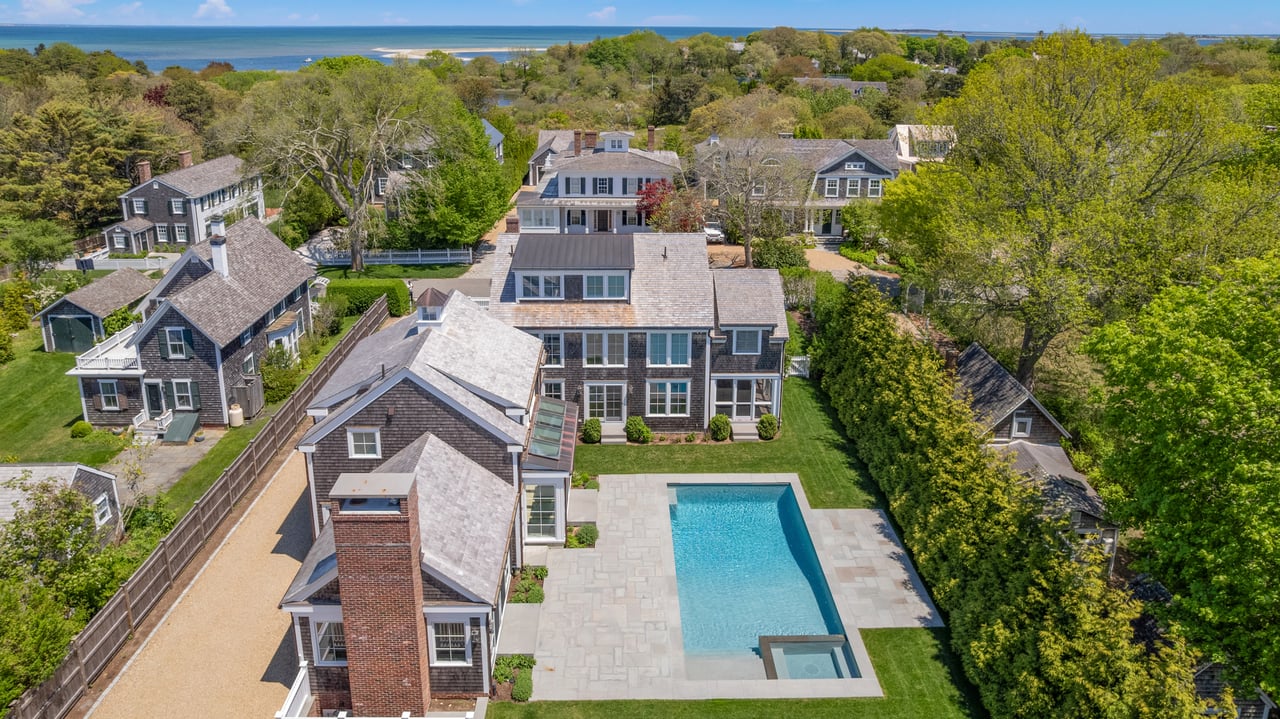 30 Pierce Ln