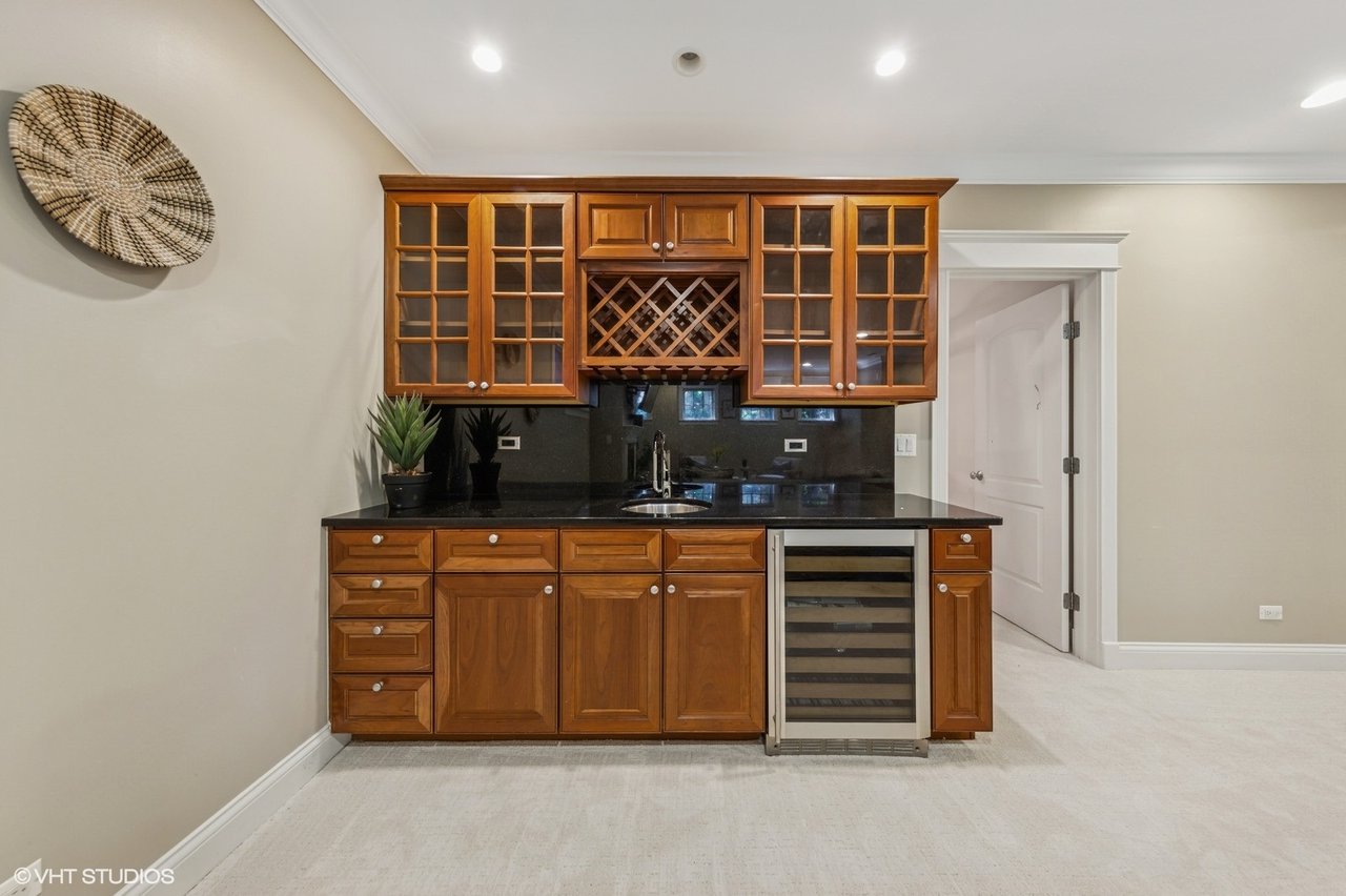 1244 W Cornelia Unit 1 