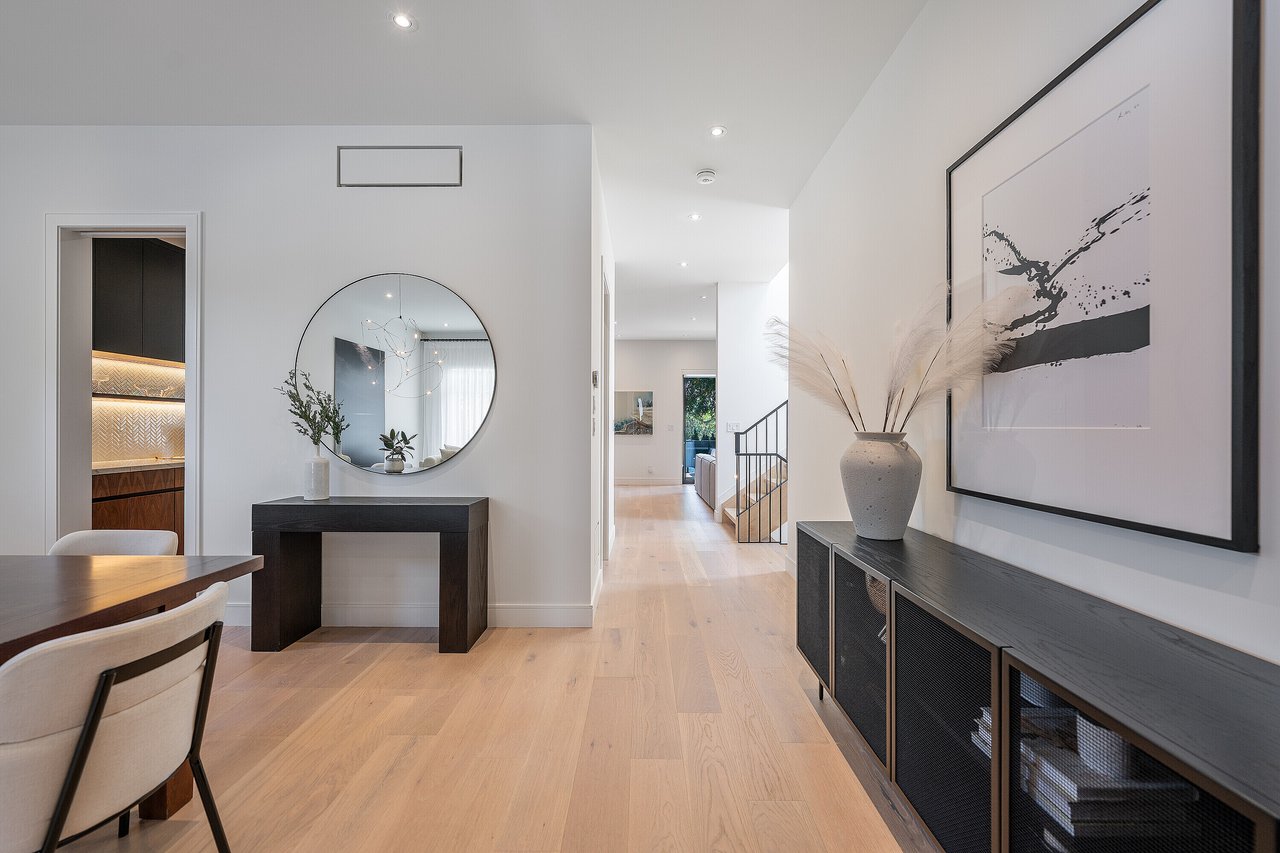 83 Guthrie Avenue
