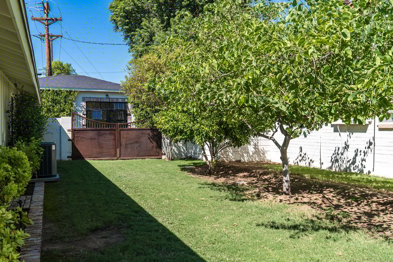 3628 N 49TH Place