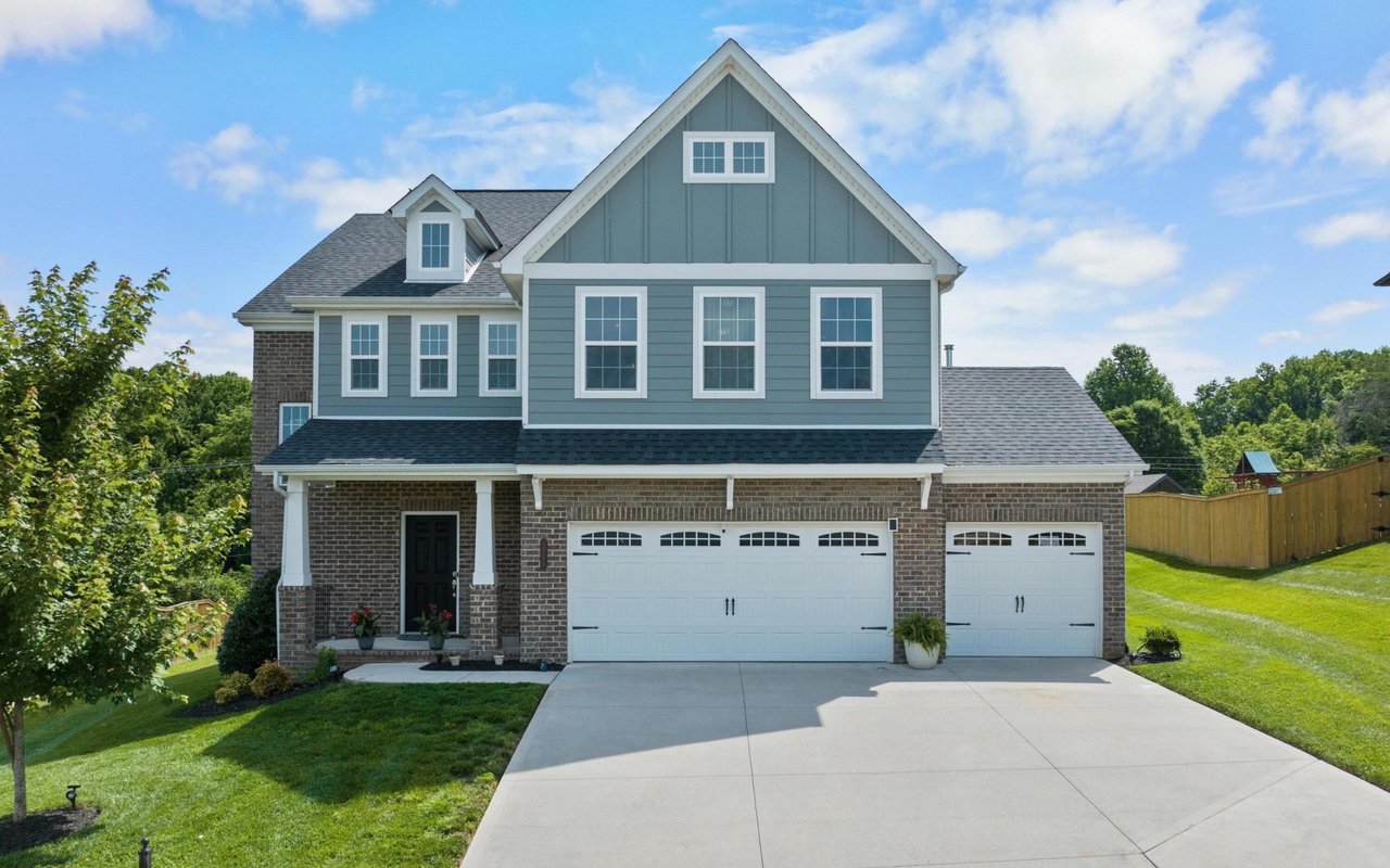 Wallace Luxury Spotlight | 2750 Tallgrass Lane Knoxville, TN 37932