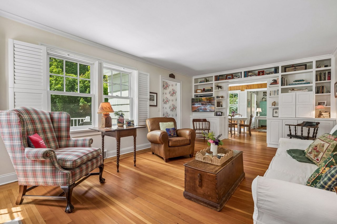 20600 Carson Road, Deephaven
