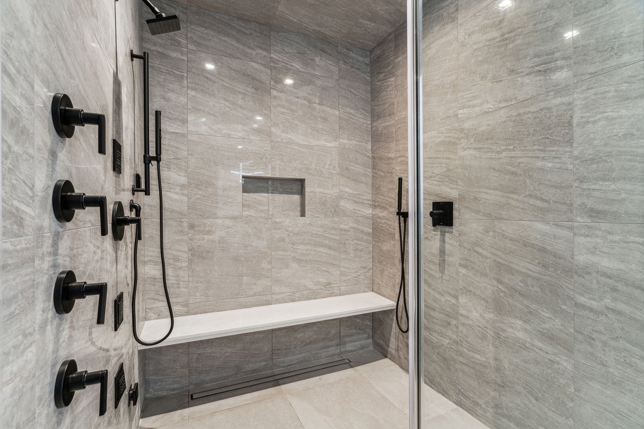 342 S Hicks St, Philadelphia, PA 19102