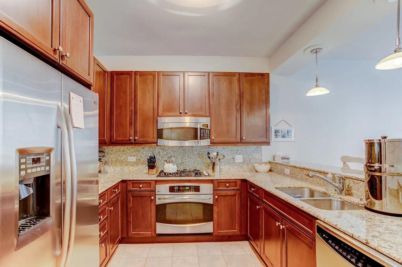 600 N Lake Shore Dr Apt 3210
