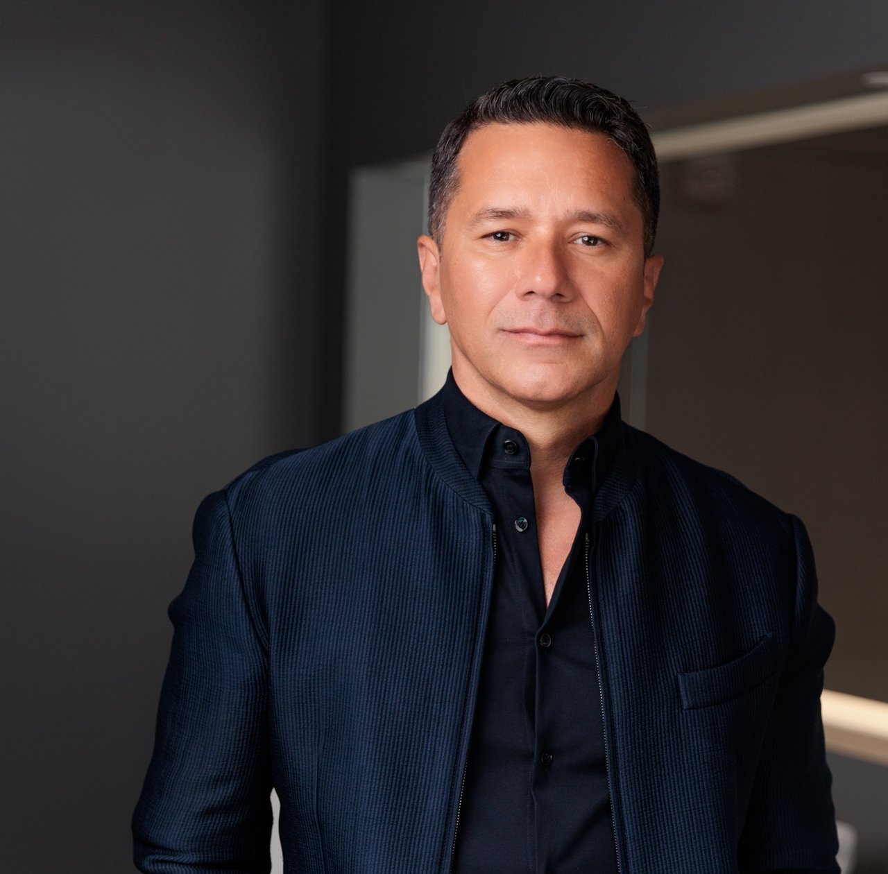 Ricardo is hitting the stage