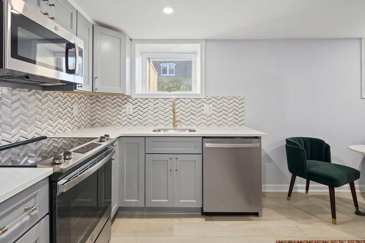 1501 Hamilton St NW