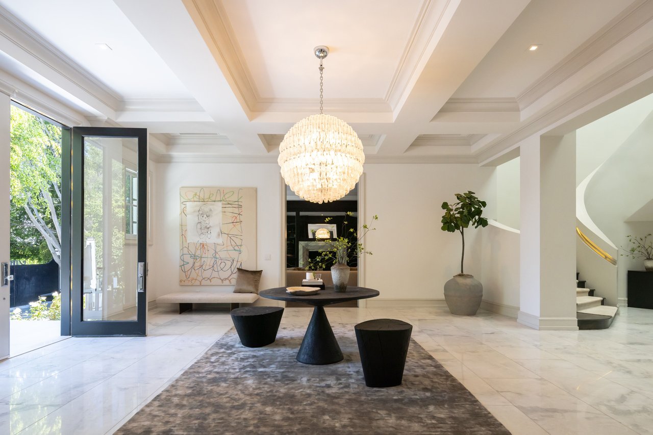 917 N Crescent Dr, Beverly Hills