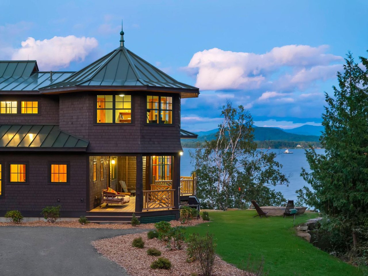 2226 Lake Shore Road