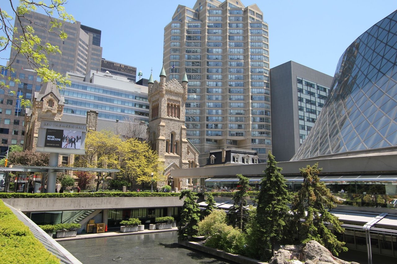 King West Loft With Forever South Views