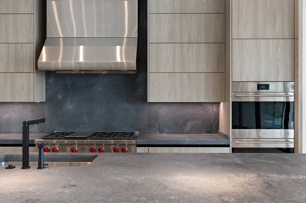 4909 Honey Daisy Way