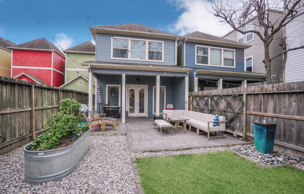 237 W 27th St