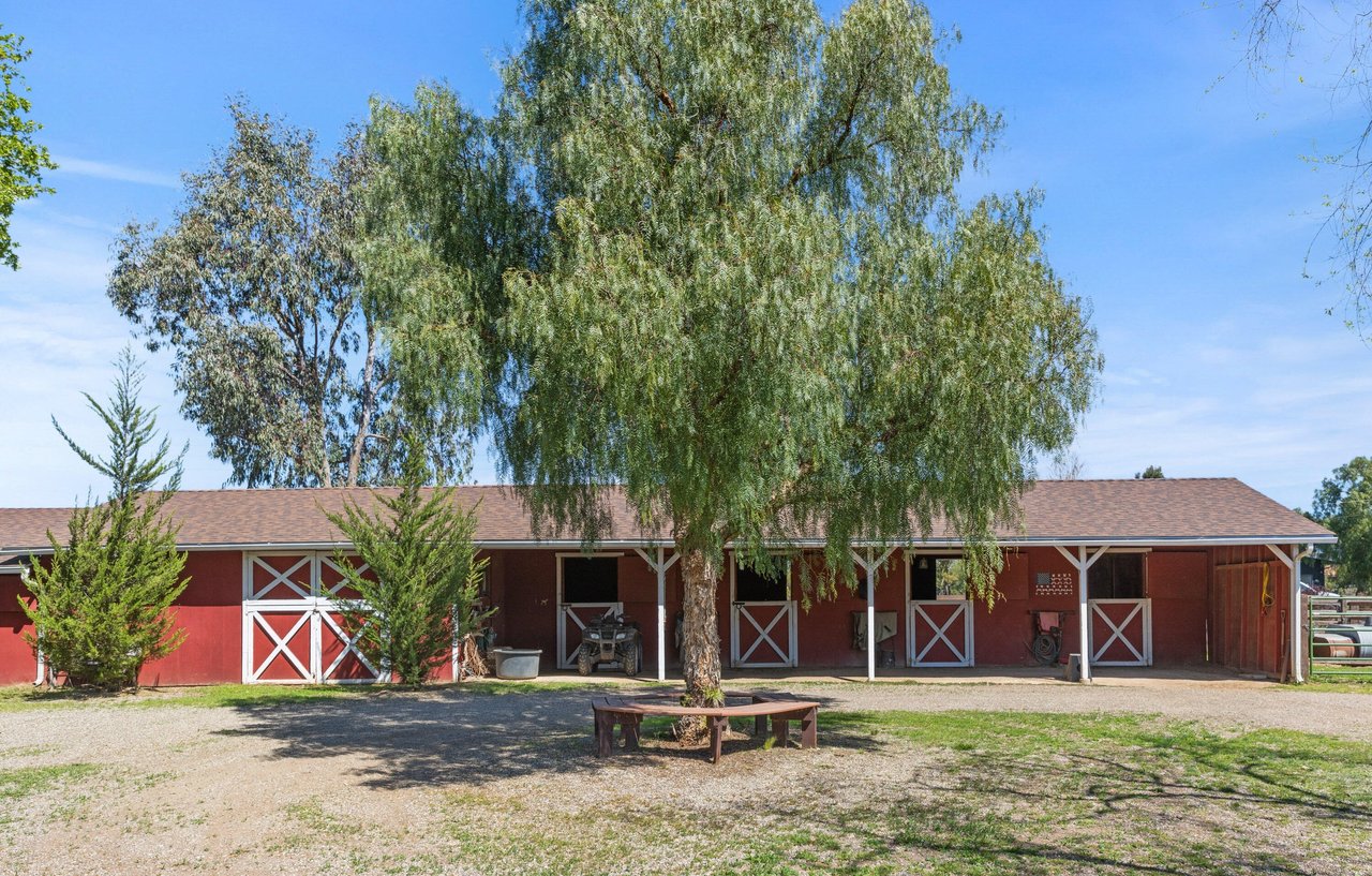 1446 Edison St
