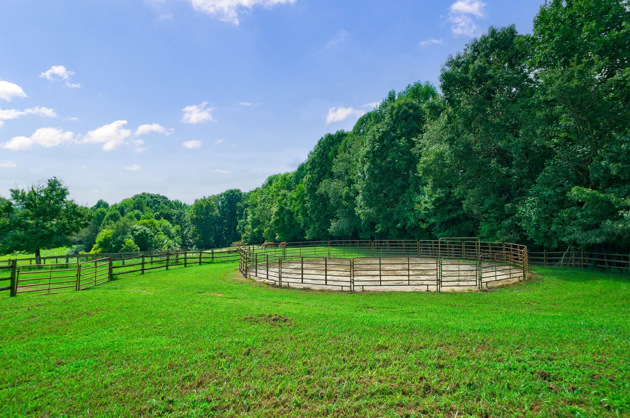 29-Acre Equestrian Estate with 14-Stall Barn