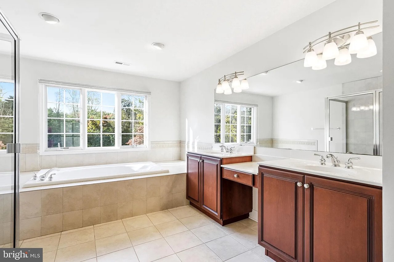 950 Bortons Landing Rd