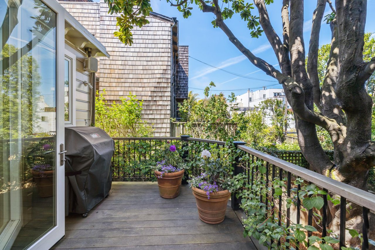 3520 Baker Street