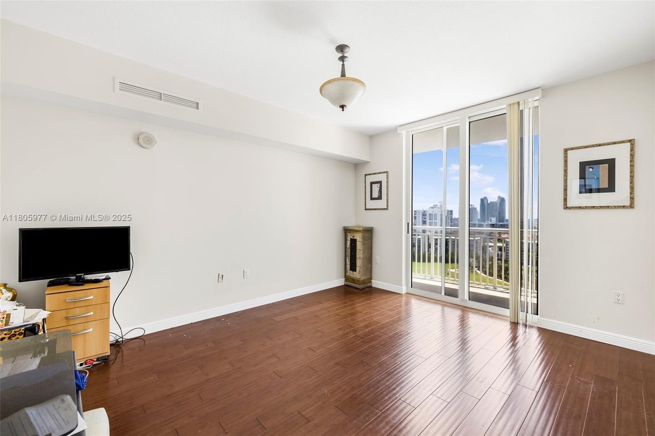 Duo Condominium East, Unit 1604E