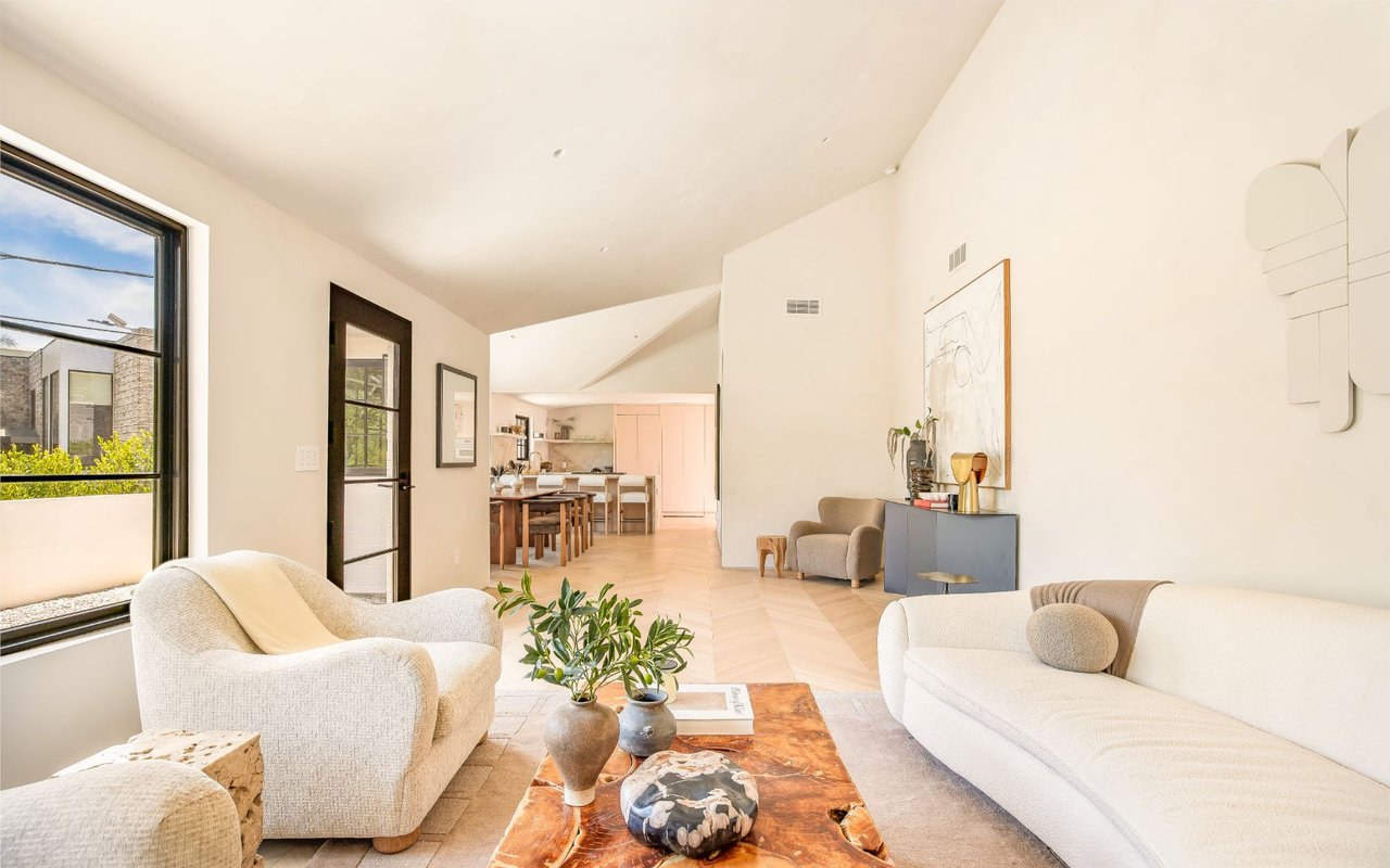 8353 Sunset View Dr