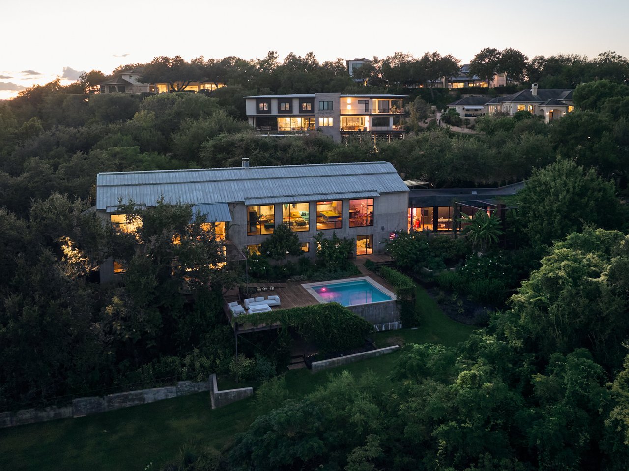 STRATFORD HILLS ARCHITECTURAL LANDMARK