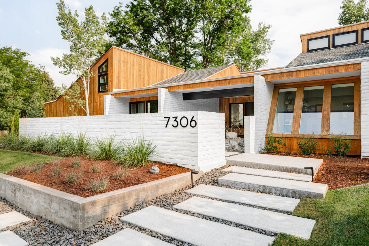7306 Island Circle