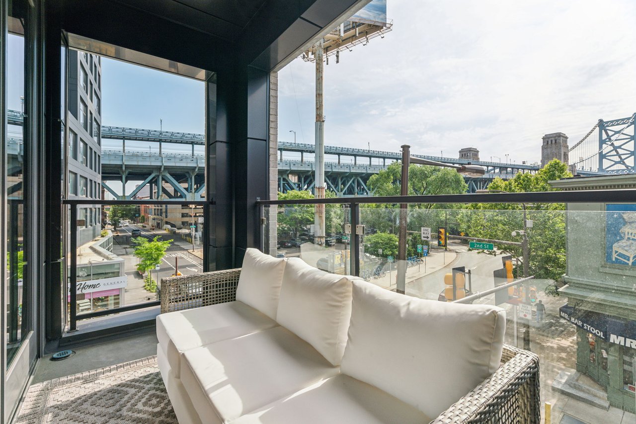 160-64 N 2nd St #302, Philadelphia, PA 19106	