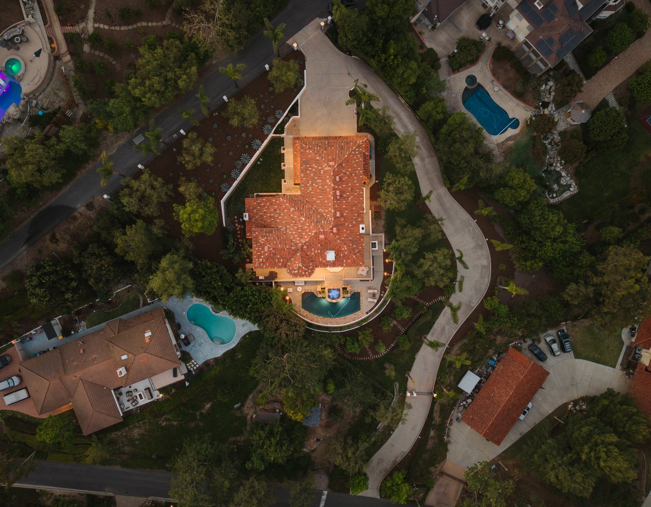 1805 Holly Tree Lane