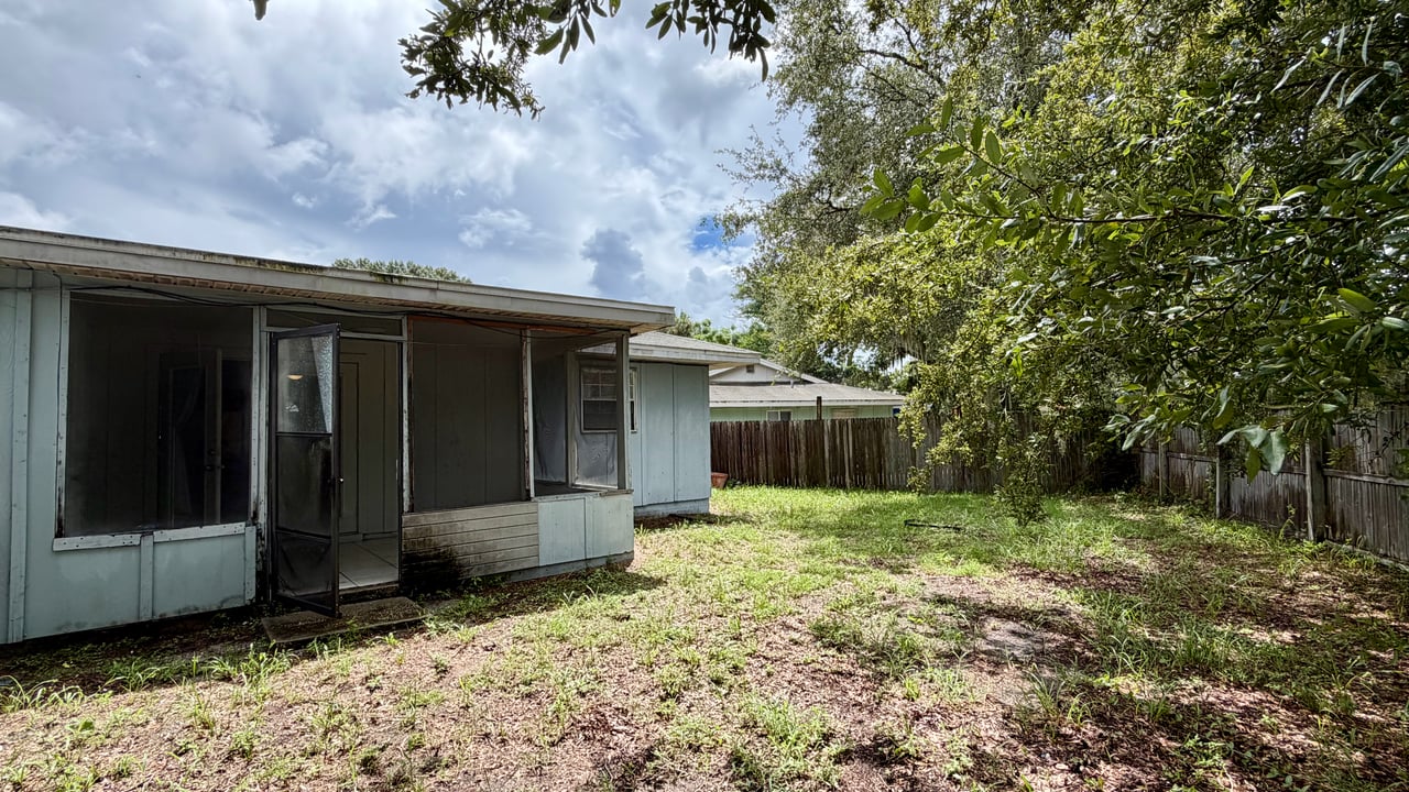 Casselberry Two-Bedroom Unit in Half-Duplex with Private Yard