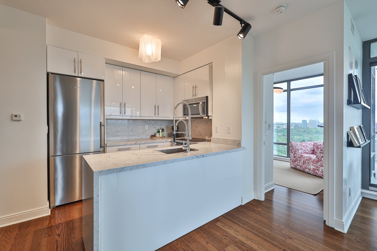 SOLD: Luxury Living