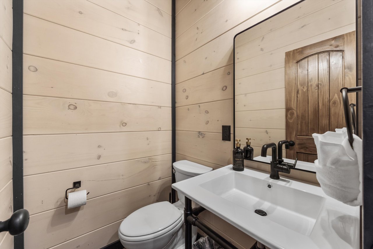 1362 Rambling Creek Way