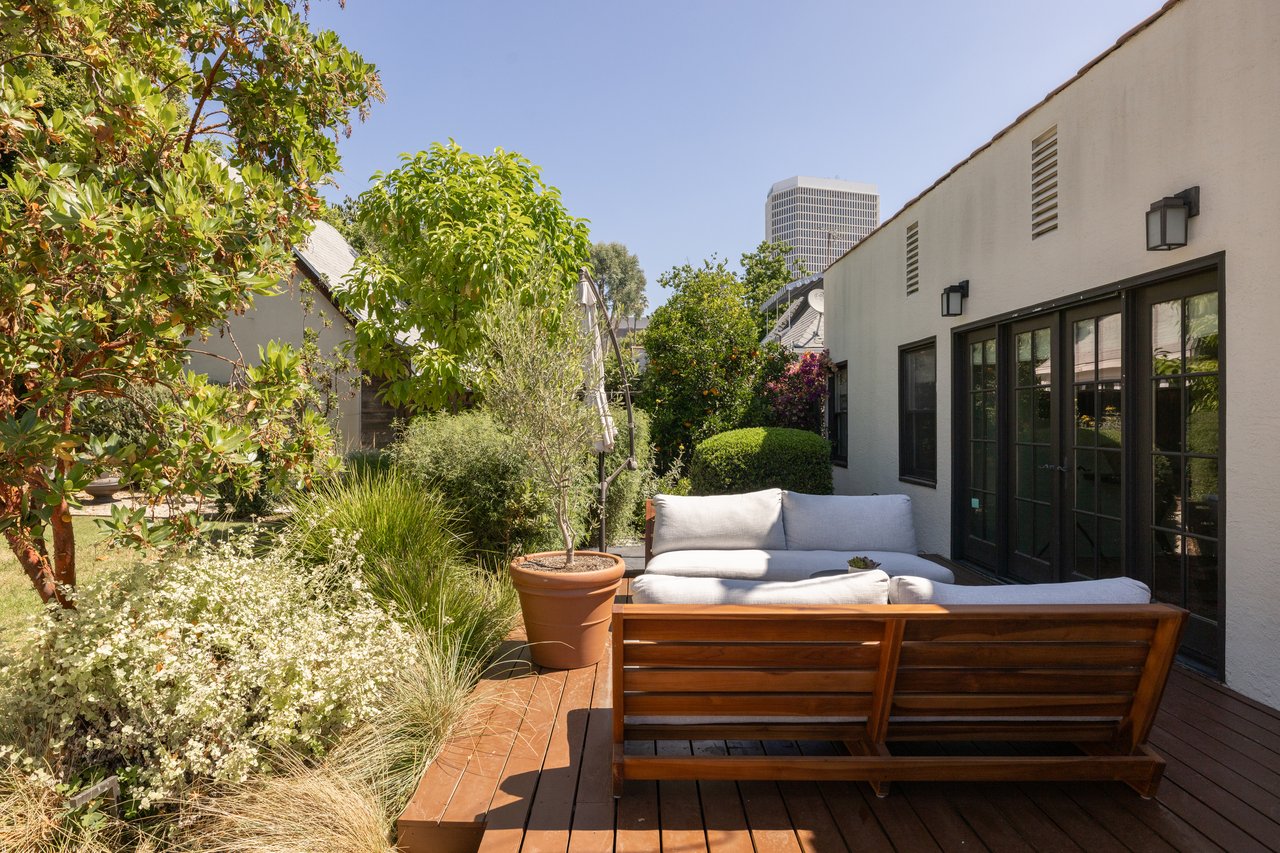 851 Masselin Ave, Miracle Mile