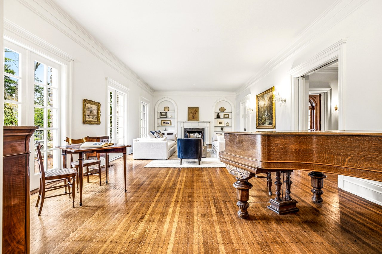 794 Springdale Road NE