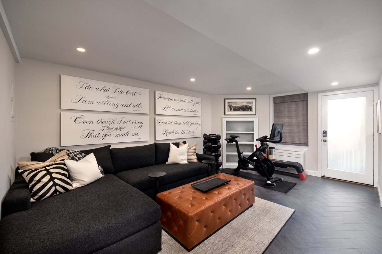 Hillyer Place NW