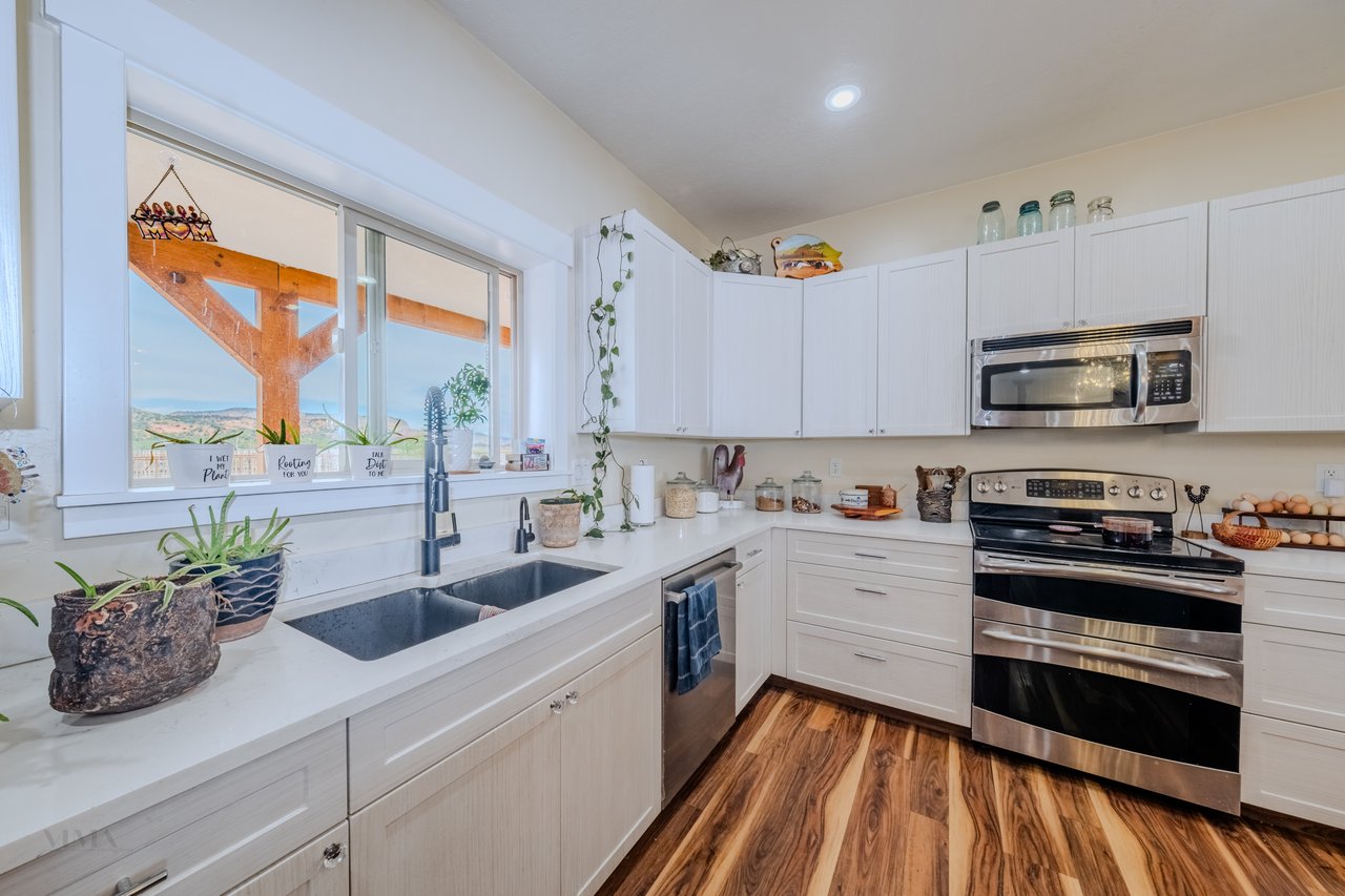 7395 N Johnson Canyon