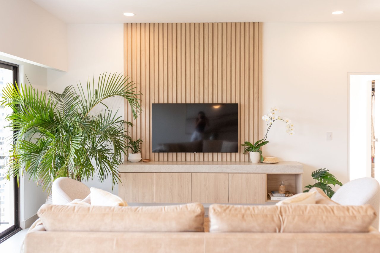 Ocean & Mountain View Modern Beach Condominium 